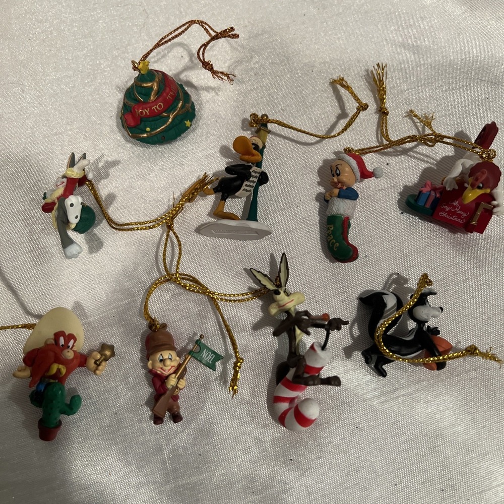 Vtg- 9 Mini Looney Tunes Warner bros‎ Ornaments Tweety, Tas, Fudd, Pepe,Yosemite